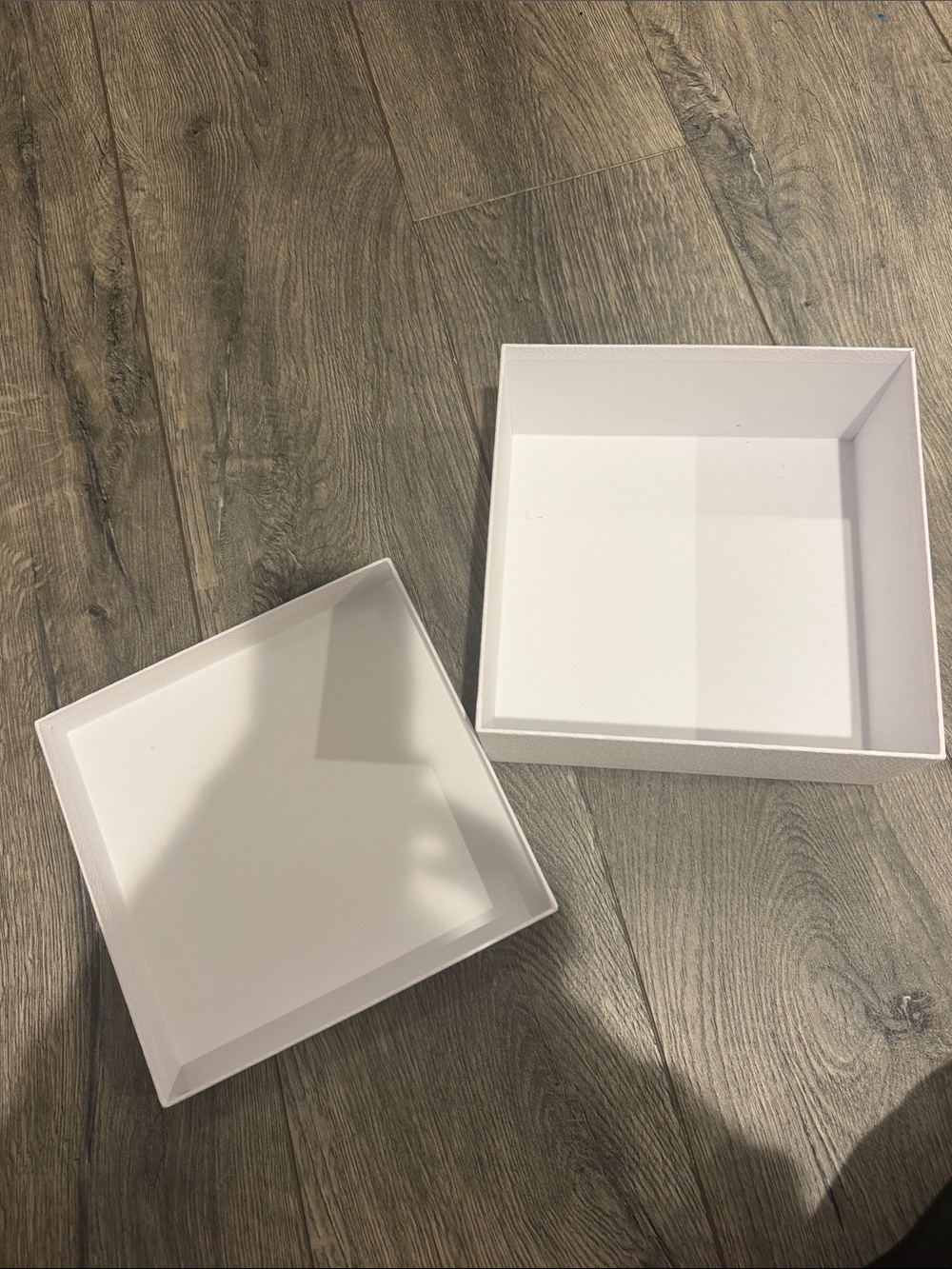 • Dior •  White Box with Gold Lettering - Picture 3 of 4
